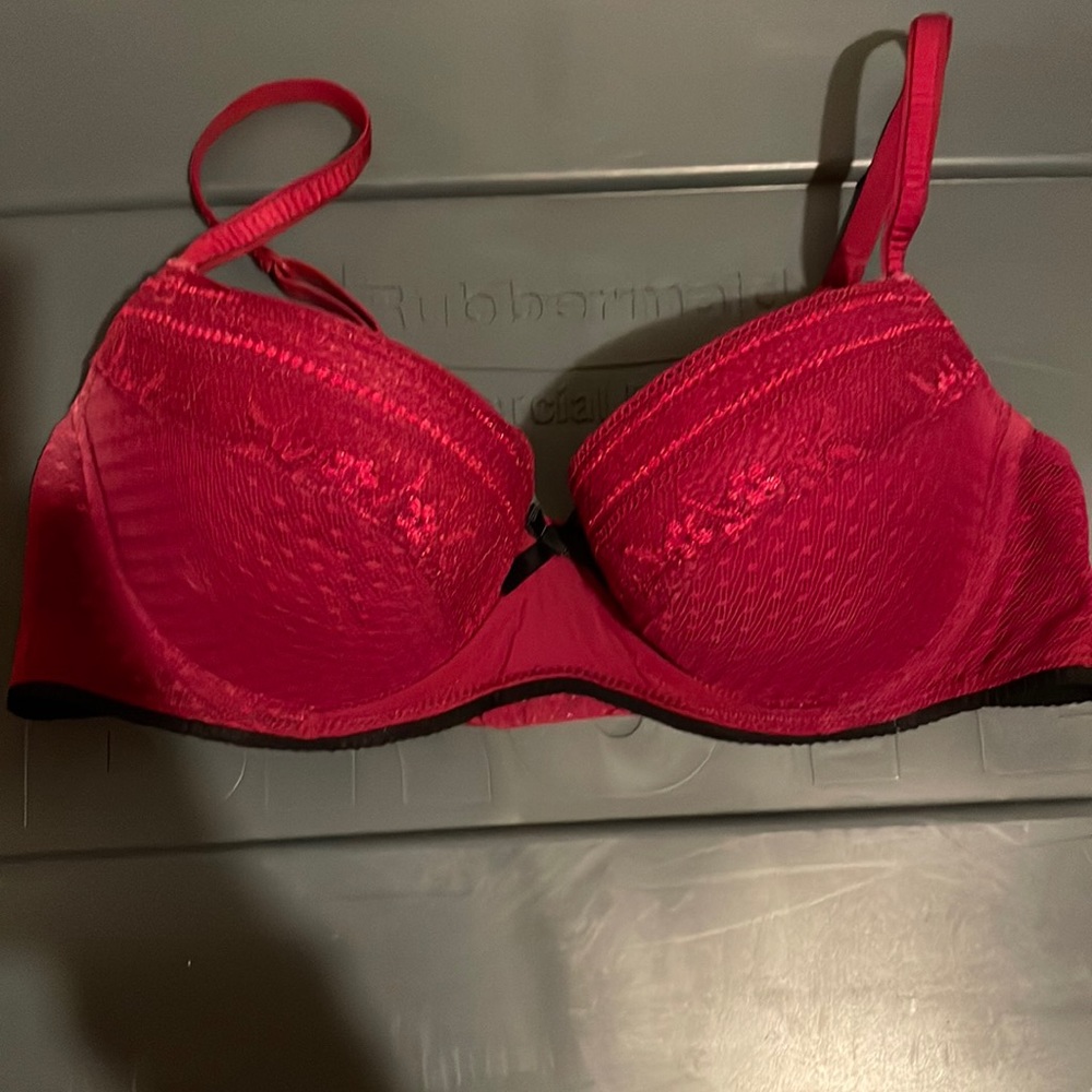 Maroon push-up bra. NWOT!